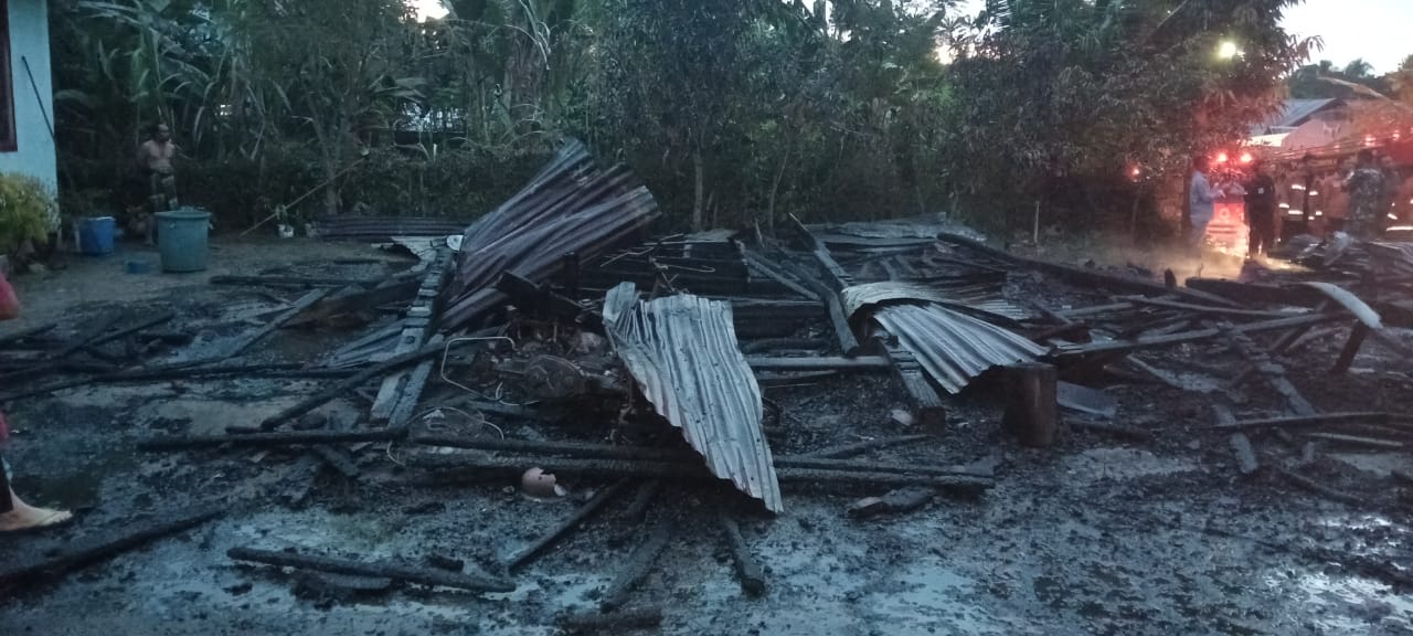 Satu Unit Rumah Berkontruksi Kayu di Aceh Besar Hangus Terbakar
